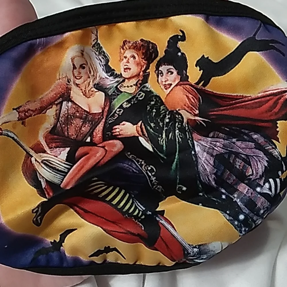 4 Hocus Pocus Face Masks brand new Disney